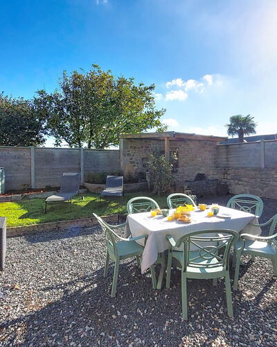Au Coin des 3 Feux: Furniture, Outdoor Furniture, Chair, Home, Land Lot, Outdoor Table, Flagstone, Garden, Shade, Flowerpot