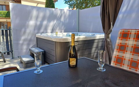 Martina: Furniture, Composite Material, Outdoor Furniture, Swimming Pool, Chair, Shade, Backyard, Houseplant, Plumbing Fixture