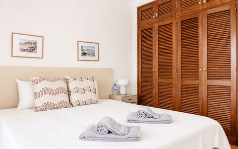 Paloma: Furniture, Interior Design, Wood, Floor, Flooring, Bedroom, Bed, Apartment, Ceiling, Room