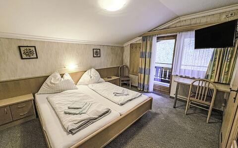 Saalbach-Hinterglemm 626: Home, Bedroom, Bed, Bed Frame, Hotel, Bedding, Mountain Village