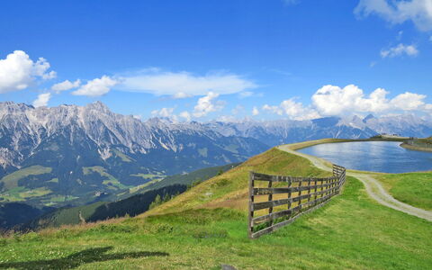 Saalbach-Hinterglemm 626: Sky, Mountainous Landforms, Mountain, Hill, Mountain Range, Cloud, Grassland, Highland, Natural Landscape, Ridge
