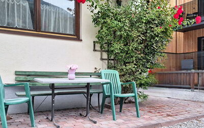 Saalbach-Hinterglemm 626: Furniture, Outdoor Furniture, Table, Outdoor Table, Chair, Flowerpot, Garden, Backyard, Houseplant, Shade