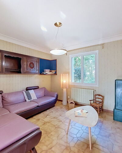 Les Rosiers-Charges et Linge Inclus: Interior Design, Flooring, Furniture, Floor, Couch, Wood, Ceiling, Room, Apartment, Living Room