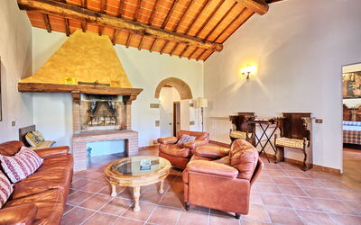 Accommodation:&nbsp;Montescalari 8