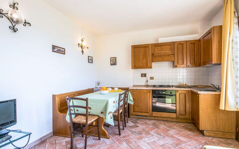 Accommodation:&nbsp;Montereggi 815.3