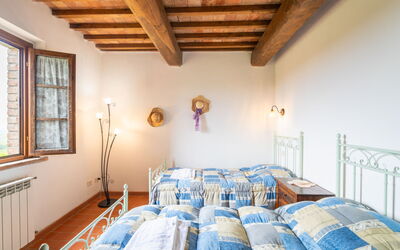 Accommodation:&nbsp;Michelangelo 955.6