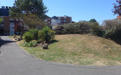 Cabourg 227: Sky, Plant, Property, Building, Tree, Road Surface, Land Lot, Asphalt, Grass, Residential Area