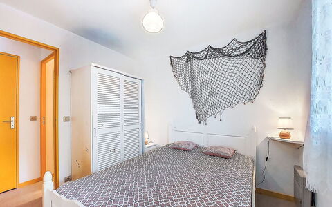 Les Sables D'Or: Bed, Furniture, Interior Design, Bedroom, Floor, Wall, Bedding, Flooring, Bed Sheet, Wood