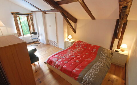 Ensemble de 3 Maisons Lavit: Bedroom, Bed, Room, Furniture, Property, Bed Frame, Building, Bed Sheet, Bedding, Interior Design