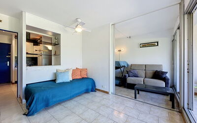Accommodation:&nbsp;Les Jardins du Port 210.12