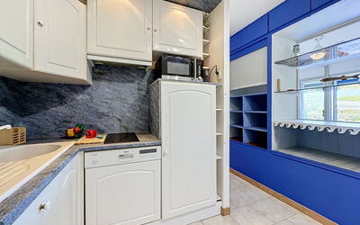 Accommodation:&nbsp;Les Jardins du Port 210.12