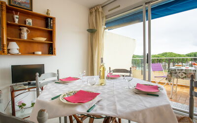 Accommodation:&nbsp;Les Jardins du Port 210.4