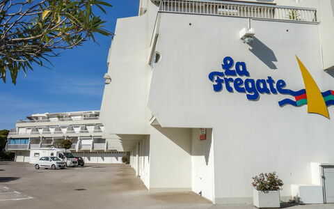 Port Camargue 220: Sky, Daytime, Property, Plant, Flowerpot, Azure, Houseplant, Building, Real Estate, Facade