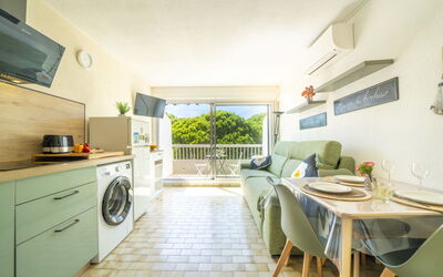 Accommodation:&nbsp;La Frégate 220.14
