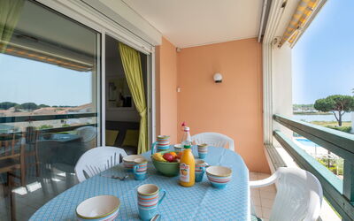 Accommodation:&nbsp;Les Terrasses du Lac 300.9