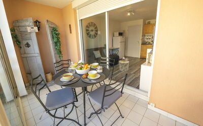 Accommodation:&nbsp;Les Terrasses du Lac 300.10
