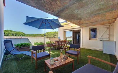 Accommodation:&nbsp;Les Terrasses du Lac 300.11