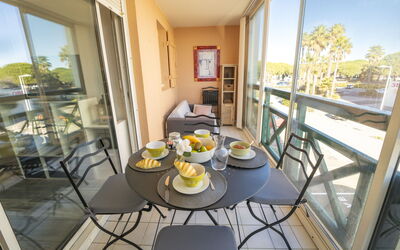 Accommodation:&nbsp;Les Terrasses du Lac 300.10