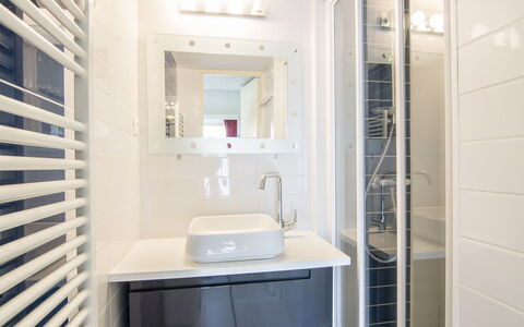 Cap D'Agde 710: Mirror, Property, Furniture, Cabinetry, Plumbing Fixture, Bathroom, Flooring, Drawer, Sink
