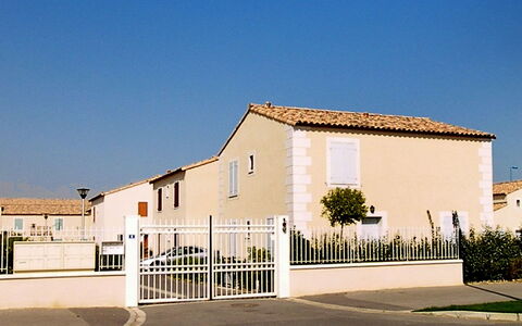 Narbonne-Plage 450: Sky, Plant, Building, Window, Door, House, Lighting, Land Lot, Fence, Shade
