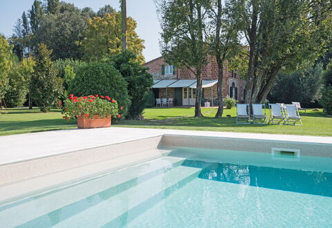 Villa Fontine: Property, Swimming Pool, House, Home, Real Estate, Residential Area, Building, Estate, Architecture, Villa