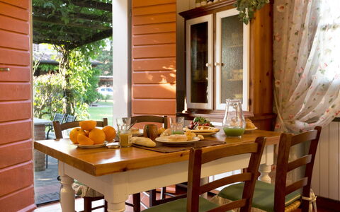 Montelopio: Room, Furniture, Table, Dining Room, Property, Interior Design, Home, House, Building, Porch
