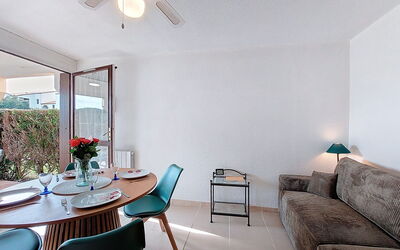 Les Balcons de L'Atlantique 100.16: Interior Design, Wall, Flooring, Ceiling, Furniture, Floor, Room, Apartment, Home, Living Room