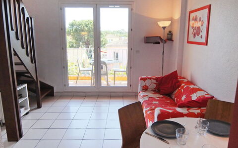 Le Central Beach: Room, Property, Building, House, Interior Design, Furniture, Floor, Real Estate, Home, Apartment