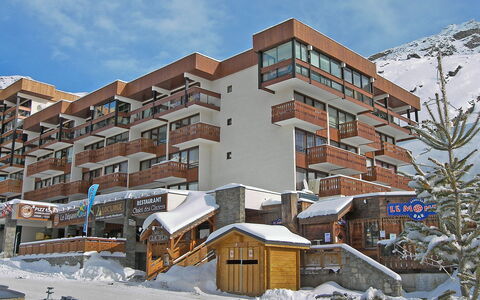 Glacieres 22: Mountain Village, Residential Area, Snow, Winter, Town, Property, Neighbourhood, Architecture, Building, Home