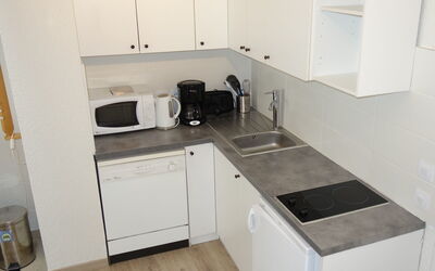 La Borgia A, B, C 300.10: Countertop, Property, Room, Kitchen, Furniture, Cabinetry, Floor, House, Interior Design, Building