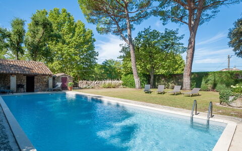 La Réalière: Water, Sky, Plant, Cloud, Tree, Azure, Swimming Pool, Shade, Leisure, Grass