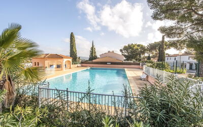 Cavalaire 370: Water, Plant, Sky, Cloud, Swimming Pool, Tree, Building, Arecales, Condominium, Grass