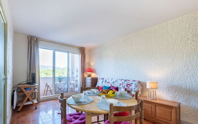 Accommodation:&nbsp;Porto di Mar 450.16