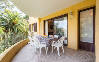 Accommodation:&nbsp;Porto di Mar 450.14