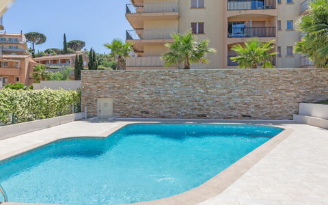 Sainte Maxime 280: Water, Property, Daytime, Building, Azure, Plant, Blue, Swimming Pool, Window, Sky