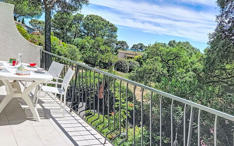 Le Val des Pins: Balcony, Villa