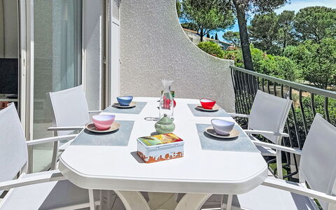 Le Val des Pins: Balcony, Villa