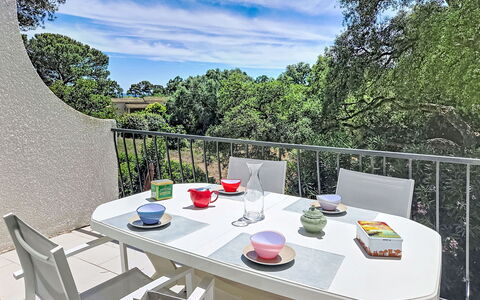 Le Val des Pins: Balcony, Villa