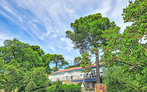 Le Val des Pins: Balcony, Villa