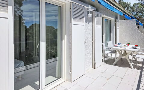Le Val des Pins: Balcony, Villa