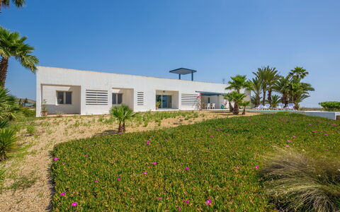 La Veleta: Water, Plant, Building, Daytime, Property, Sky, Swimming Pool, Azure, Tree, Body Of Water