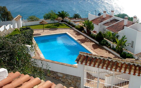 Villa Mimosa: Property, Swimming Pool, Azure, Real Estate, House, Building, Vacation, Resort, Home, Leisure