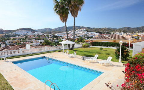 Villa Tulipán: Swimming Pool, Property, Vacation, Resort, Real Estate, Building, Azure, House, Palm Tree, Apartment