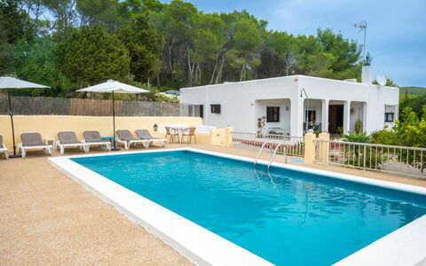 Can Fulgencio Ii: Water, Plant, Sky, Property, Swimming Pool, Azure, Chair, Building, Shade, Tree