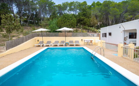 Can Fulgencio Ii: Water, Sky, Plant, Property, Swimming Pool, Building, Azure, Tree, Shade, Chair