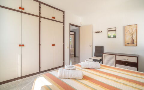 Anromi: Interior Design, Furniture, Flooring, Floor, Wood, Room, Bedroom, Ceiling, Bed, Apartment