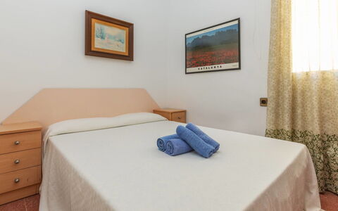 Edificio Garcomar i: Wood, Floor, Flooring, Furniture, Interior Design, Home, Bedroom, Room, Apartment, Bed