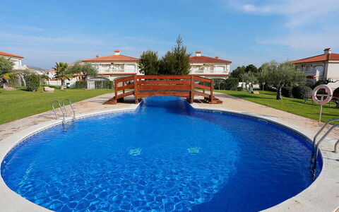 Jalisco de Los Monteros: Water, Sky, Plant, Swimming Pool, Cloud, Building, Blue, Azure, Body Of Water, Tree