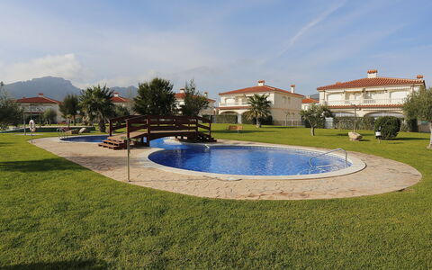 Jalisco de Los Monteros: Cloud, Sky, Water, Plant, Tree, Building, Fountain, Urban Design, Grass, Leisure