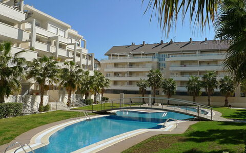 Dénia 170: Water, Plant, Building, Sky, Daytime, Window, Azure, Swimming Pool, Tree, Architecture